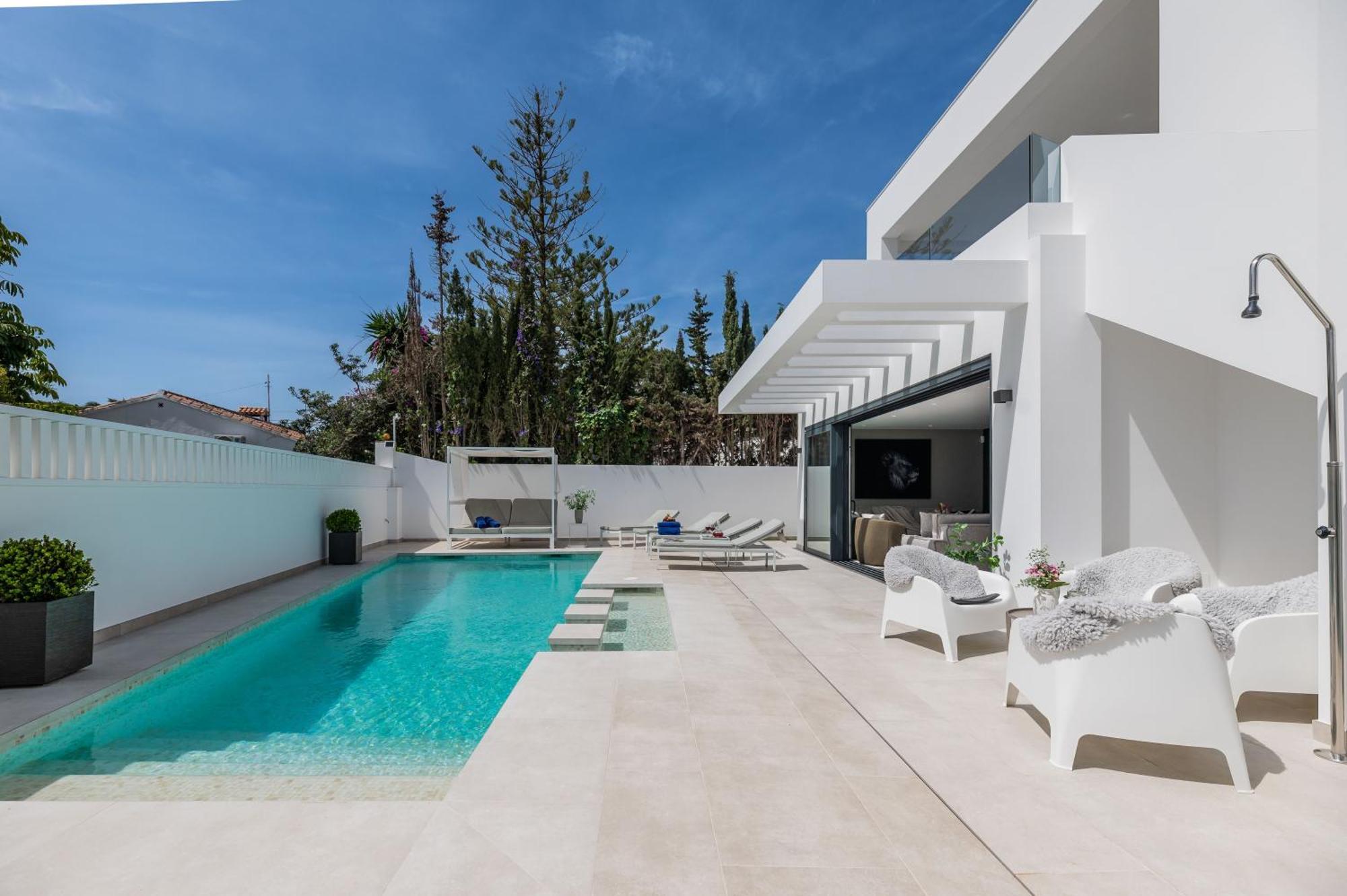 Vacation I Marbesa White Pearl, Two Private Pools, Built In 2024 Marbellac