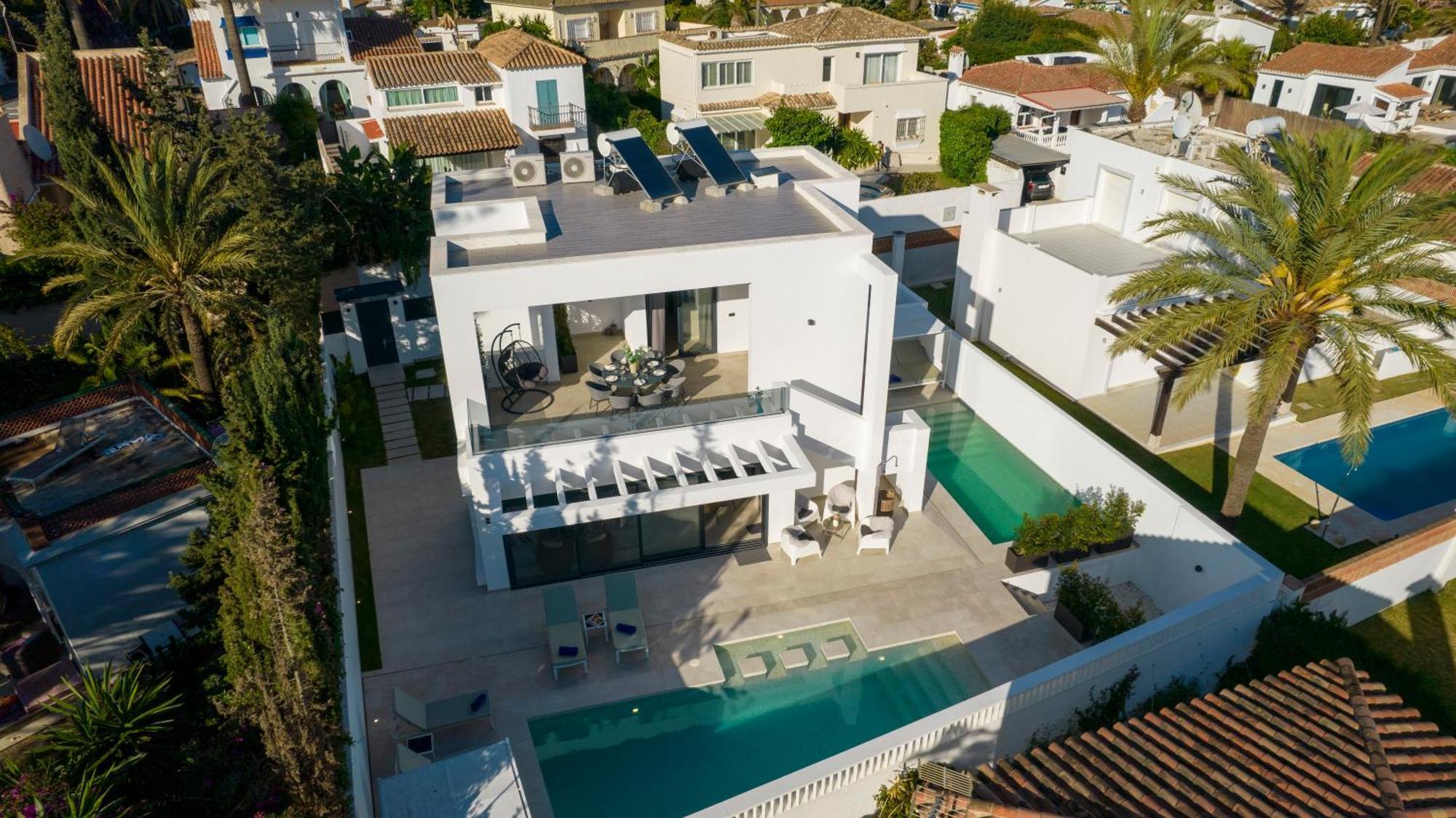Villa Vacation I Marbesa White Pearl, Two Private Pools, Built In 2024 Marbellac